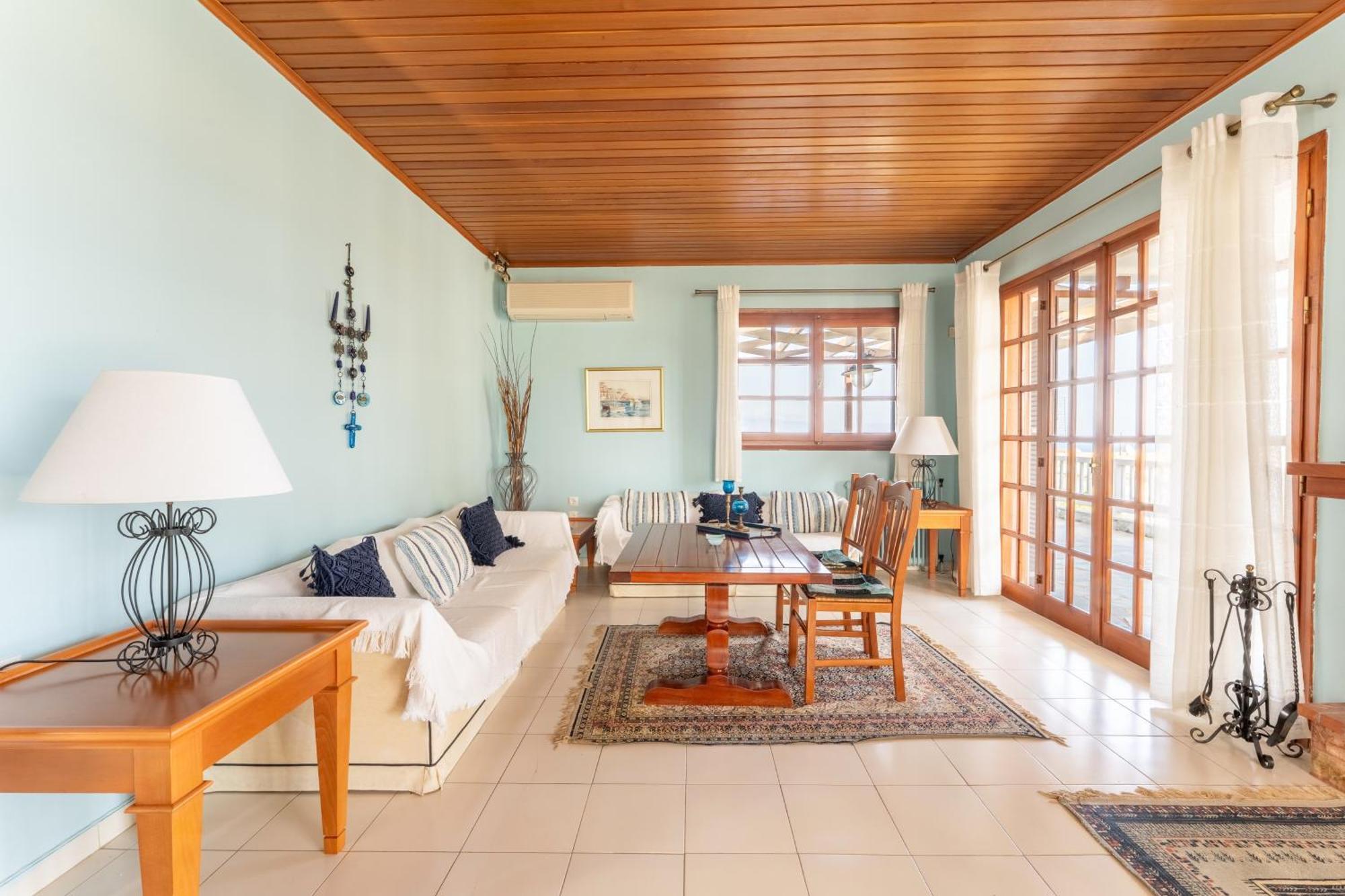 Vila The House Of Gratitude - Poolside Retreat Loutra Oraias Elenis Exteriér fotografie